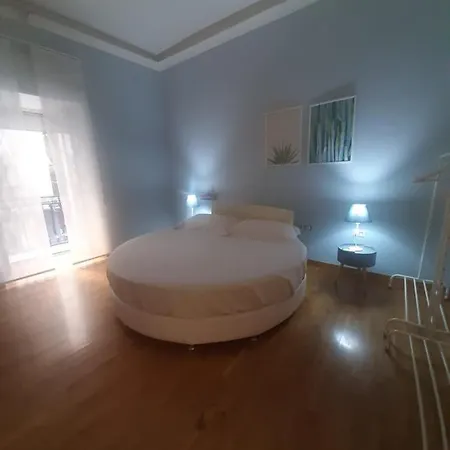 Pignasecca نابولي